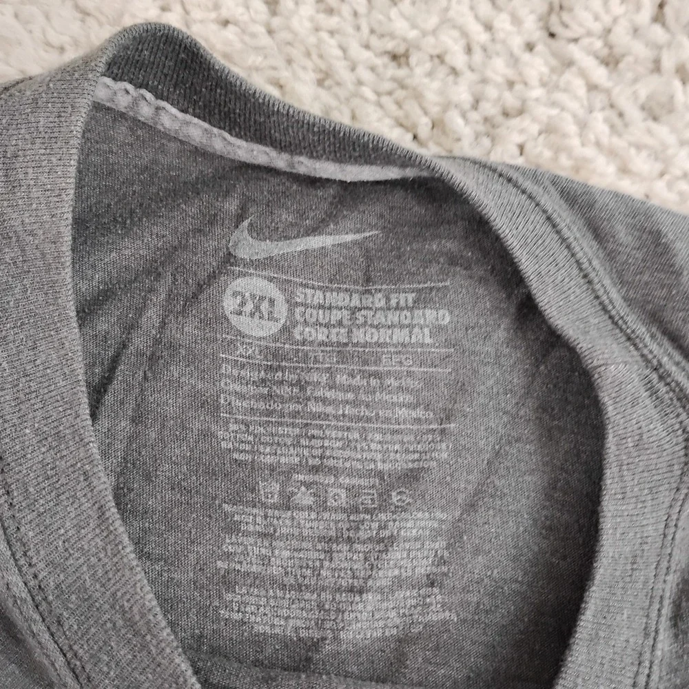 Texas Longhorns Shirt Mens 2XL Gray Nike Center Swoosh Football Sports NCAA A2